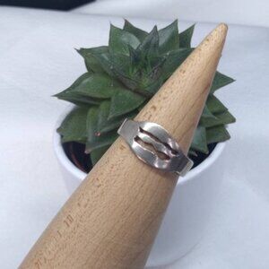 Elegant Ring Antique Vintage jewelry girl woman fashion statement timeless class